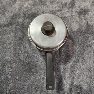 Small-Med Lifetime Stainless Steel pot with lid 18-8 R6 SHLF